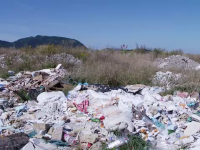 Dezastru ecologic la marginea Brașovului. Mii de tone de gunoaie și deșeuri