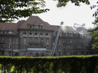 Incendiu puternic la hotelul Triumf din Capitală