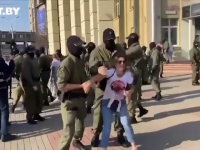 Continuă protestele reprimate violent în Belarus. Zeci de oameni au fost arestați