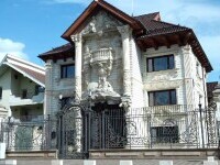 Casele din Țara Oașului, prea scumpe pentru a fi vândute, dar magnet pentru turiști: Asta seamănă cu Sagrada Familia