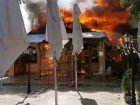 Incendiu puternic în Mamaia. Trei terase au fost distruse de un incendiu. VIDEO