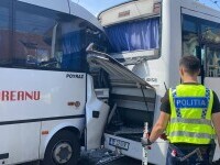 Un microbuz a intrat în altul oprit, în București: Zece persoane au ajuns la spital