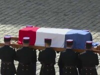 Ceremonie de omagiu național în Franța în memoria lui Jean-Paul Belmondo. Sicriul, adus de soldați ai Gărzii Republicane
