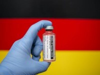 Germania: Salariul persoanelor nevaccinate şi plasate în carantină urmează să nu mai fie plătit de către Guvern