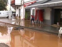 Inundațiile au făcut ravagii în Spania. Puhoaiele au mutat mașinile parcate