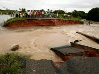 21 de oameni au murit în sudul Braziliei, în urma unui ciclon care a provocat inundații grave. VIDEO