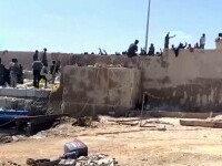 Primarul din Lampedusa a cerut intervenția armatei, după ce miile de migranți au luat insula cu asalt