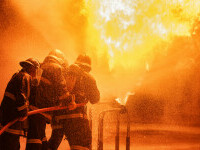 incendiu pompieri foc ilustratie