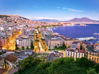 Napoli se pregătește pentru evacuări, după cel mai puternic cutremur din ultimii 40 de ani. O erupție vulcanică pare iminentă