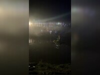 Furtunile au lovit Constanța. O mașină în care se aflau doi minori a rămas blocată în apă, pe șosea