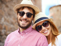 (P) Cum găsești ochelarii de soare potriviți pentru forma feței tale