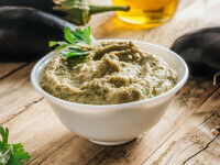 Cum gătim vinetele fără să le creștem valoarea calorică. Rețete savuroase din România până în Liban