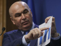 În plină criză a învățământului, Ilie Bolojan anunță creșterea salariilor pentru profesori. Dar nu acum