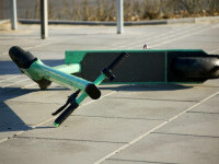 Copil accidentat de o trotinetă electrică pe trecerea de pietoni, în Eforie Nord