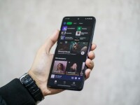 Cel mai ascultat artist în 2025 la nivel global, pe Spotify. A avut peste 19,8 miliarde de ascultări