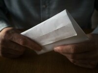 Scandal de corupție la o facultate de drept din Brașov: Profesor acuzat că a vândut note și licențe contra cost