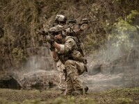 Polonezii se înscriu la antrenamente militare voluntare, de teama unei agresiuni ruse. „Nu pot pur şi simplu să fugă”