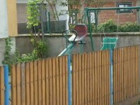 Un bărbat din Bistrița ar fi agresat doi copii de 11 ani și i-a băgat cu forța într-o mașină. Minorii au sărit din vehicul