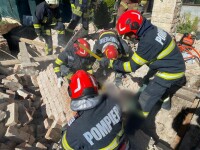 Peretele unei case din Câmpina a căzut peste doi bărbaţi. Unul a murit