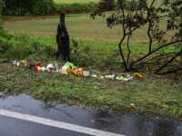 Un bărbat și doi copii au murit arși de vii într-o Tesla care a luat foc. Salvatorii n-au reușit să deschidă ușile blocate