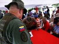 Maduro antrenează civili pentru a purta arme. Venezuela se pregătește de un posibil conflict cu SUA