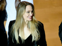 Angelina Jolie, vizită surpriză la Herson. Celebra actriță a vizitat un spital și o maternitate din orașul ucrainean. FOTO