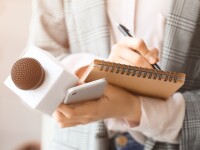 Jurnalismul de calitate dispare din cauza giganților tehnologiei și a guvernelor. Economiștii propun vouchere pentru oameni