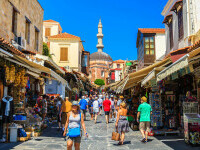 oameni pe strada, grecia