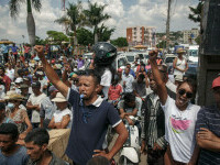 Peste 22 de morți în urma protestelor violente din Madagascar. Președintele malgaș a concediat întregul guvern