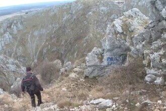 Inelul Doamnei, o zonă unică în România, vandalizată de turiști. „Trebuie tras un semnal de alarmă asupra acestor derbedei”