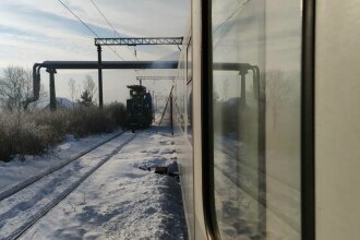 Un tren Deva-București Nord a fost blocat la Petroșani. Circulația a fost reluată
