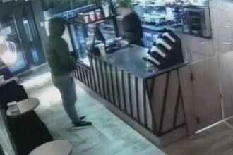 VIDEO Jaf armat într-o cafenea din județul Suceava. Momentul a fost filmat
