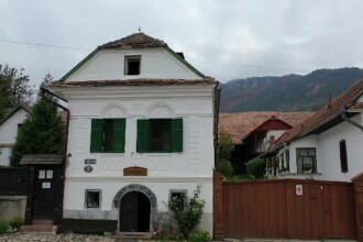 Peste 100 de case tradiționale din satele românești vor fi reabilitate cu bani europeni