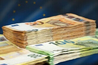 Tinerii din Spania primesc bani pentru a se muta din casa părinţilor