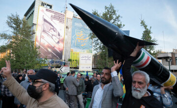 Iranul ameninţă Israelul să nu răspundă cu un nou atac: „Suntem pregătiţi să folosim arme neutilizate până acum”