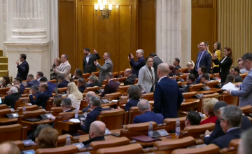 Reacții tensionate după decizia coaliției de a majora salariul minim. Sindicatele nu exclud o grevă generală