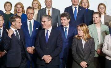 Summit-ul din Paris. VIDEO cu președintele Nicușor Dan, poziționat ”strategic” la fotografia de grup, lângă liderii Europei