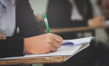 Concluzia profesorilor după simularea examenului de bacalaureat: Liceenii chinuiesc limba română și nu știu să gândească