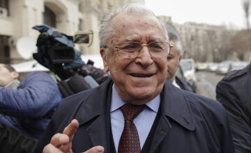 Ion Iliescu a fost diagnosticat cu cancer pulmonar. Fostul președinte rămâne internat la ATI
