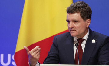 Politico: Nicușor Dan, într-un „triunghi amoros” politic Macron-Merz. Liberalii și conservatorii europeni îl „curtează”