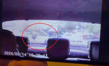 Video șocant cu momentul în care bărbatul ucis în Crângași este bătut cu araci de lemn. Șoferi și pietoni asistau îngroziți