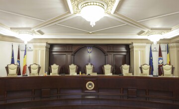 Atmosferă tensionată la ședința Curții Constituționale. Judecătorii au amânat decizia privind legea pensiilor magistraților