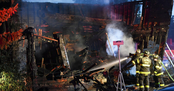 VIDEO Incendiu la o casă din Pennsylvania. 10 persoane au murit, dintre care trei copii