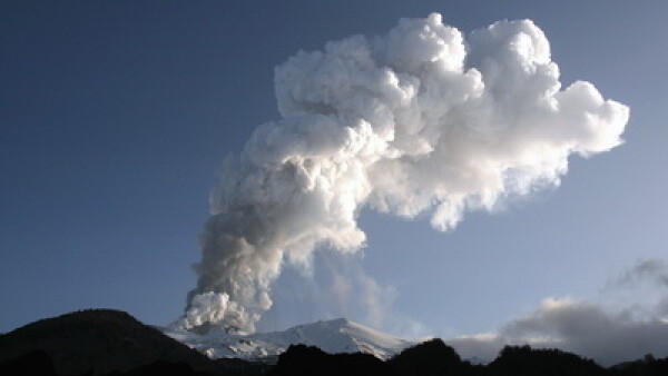 Companiile Aeriene Vulcanul Etna Sta Sa Erupa Stirileprotv Ro