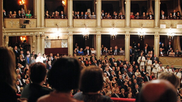 Boema Si O Scrisoare Pierduta Pe Scena Operei Nationale