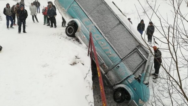 Microbuz Căzut In Rapă La Botosani Cine Era In Autovehicul