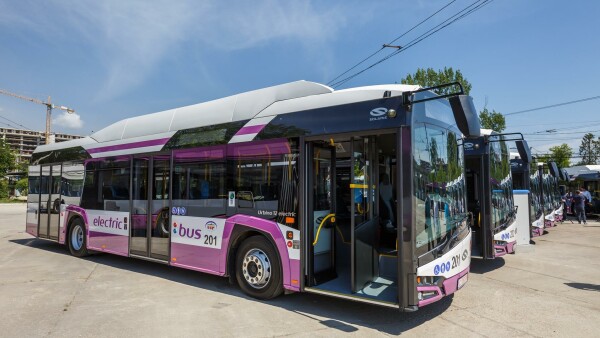 Primele Zece Autobuze Electrice Din Romania Au Fost Puse In