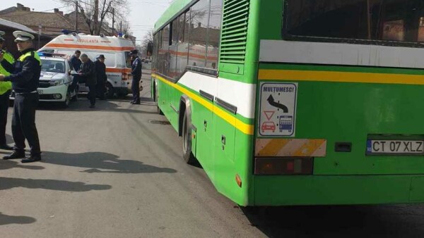 Masină De Poliţie Lovită De Autobuz In Constanţa Un Agent A Fost