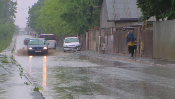 Cod Portocaliu In Bacău 16 Județe Sub Cod Galben De Ploi Pană