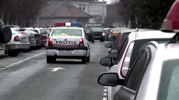 Un Utilaj De Deszăpezire A Lovit O Masină In Suceava O Familie